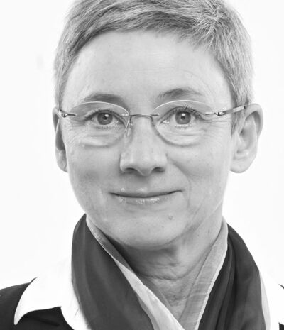  Bach,  Dr. Brigitte 